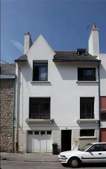 Bedroom For 2 House With Garden Lorient Downtown ホームステイ